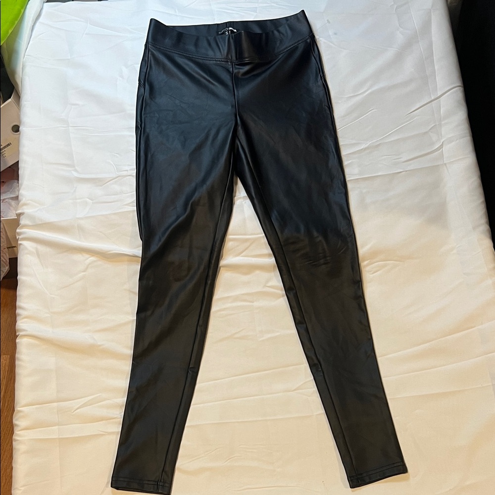 Fashion Nova Shiny Black Leggings